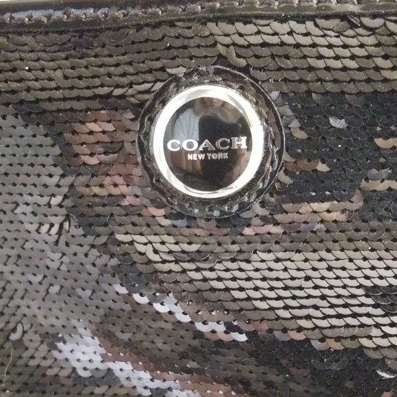 NWOT MINT COACH Black Poppy Sequin Clutch w/ Shoulder Chain - Picture 3 of 10